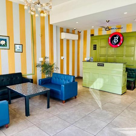 Hotel Golden Fern Patiāla 外观 照片